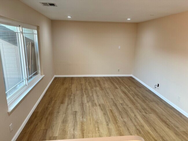 Photo - 3732 Myrna Ln House