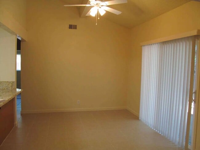 Building Photo - 1723 Kent St