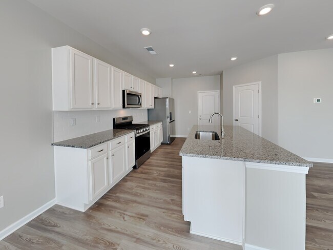 Building Photo - 3042 Eastcott Ave