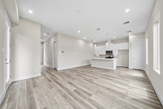 Foto del edificio - 7522 Sandle St