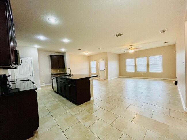 Foto del edificio - 107 Tranquilo Dr