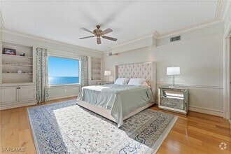 Building Photo - 8473 Bay Colony Dr
