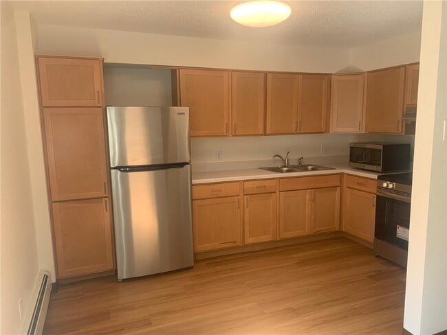 Building Photo - 801 W 5th St