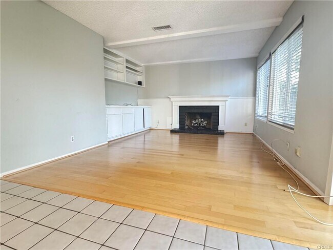 Foto del edificio - 14371 Miro Ct