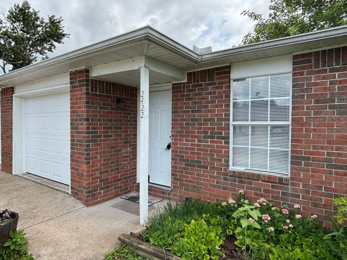 Foto principal - 2420-2422 Magnolia St