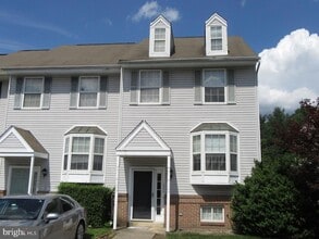 Building Photo - 1000 San Remo Ct