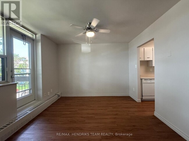 Building Photo - 158 Fitch St