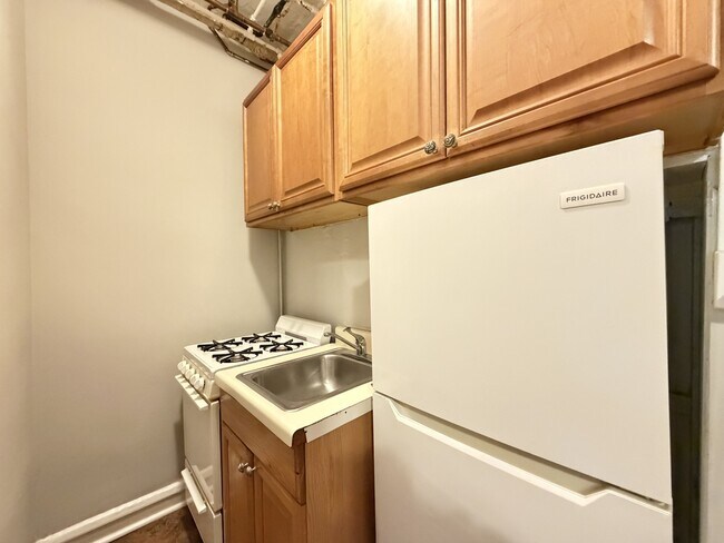 Foto del edificio - 2849 N Burling St