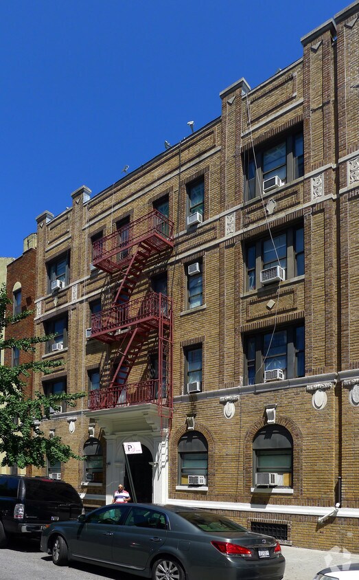 Building Photo - 365 87th St