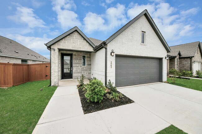 Building Photo - 1062 Blue Stone Dr