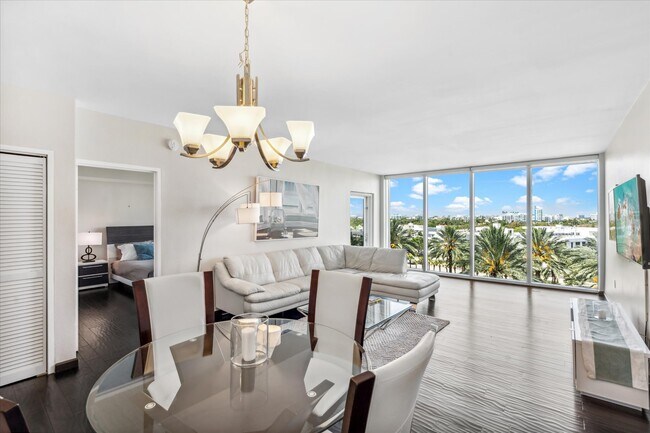Foto del edificio - 10275 Collins Ave