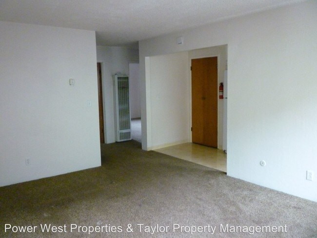 Building Photo - 530 Windham St