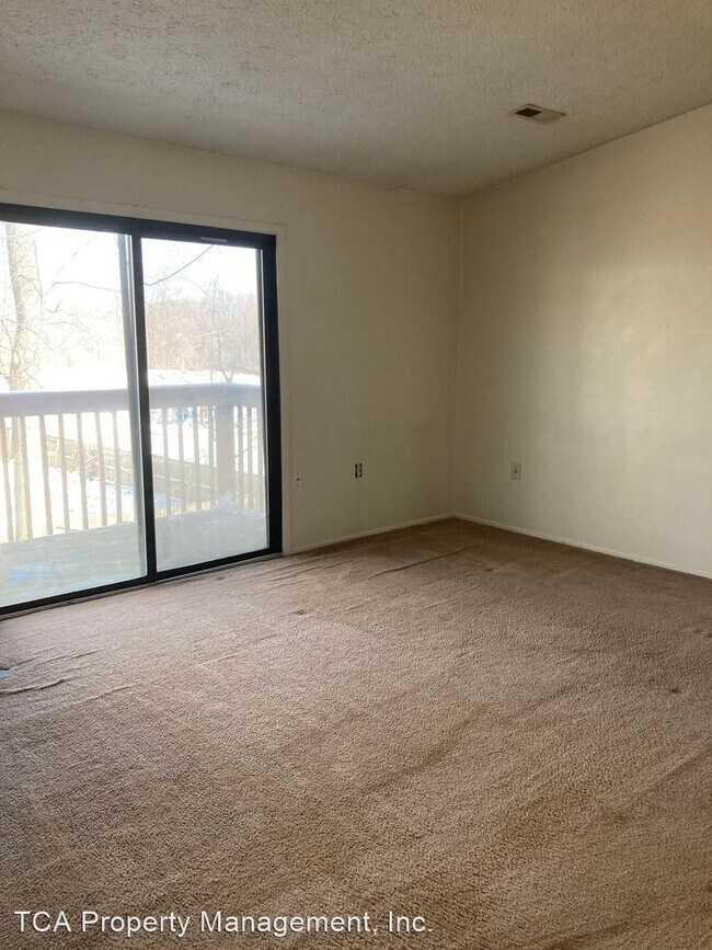Building Photo - 2 br, 1 bath House - 991 Bern Drive, Unit 3C
