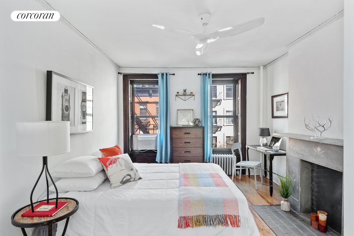 Primary Photo - 228 W 16th St