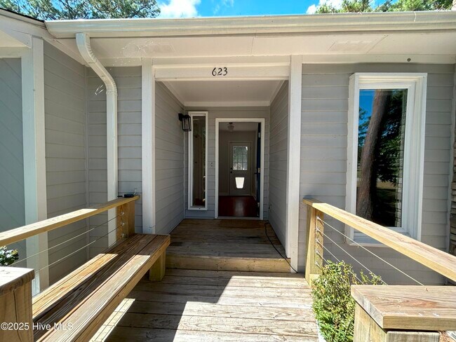 Building Photo - 623 Ripwood Rd