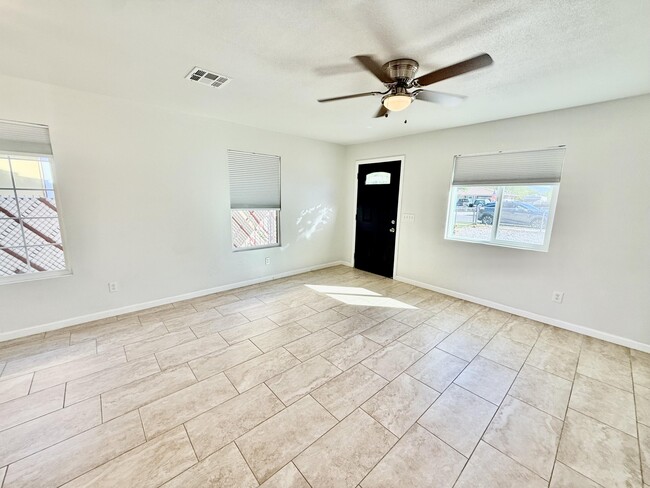 Foto del edificio - 52443 Tripoli Way
