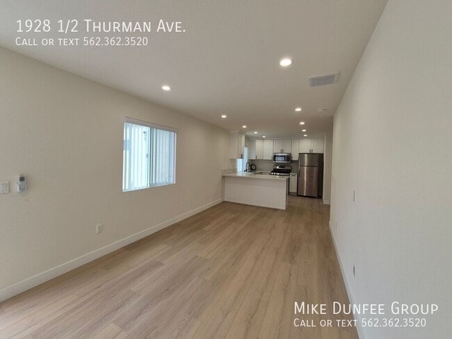 Building Photo - 1928 1/2 Thurman Ave.-