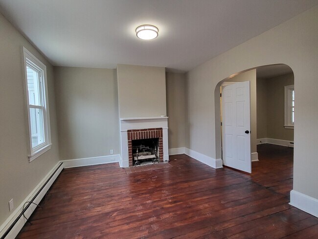 Building Photo - 136 Mill St Mt Holly
