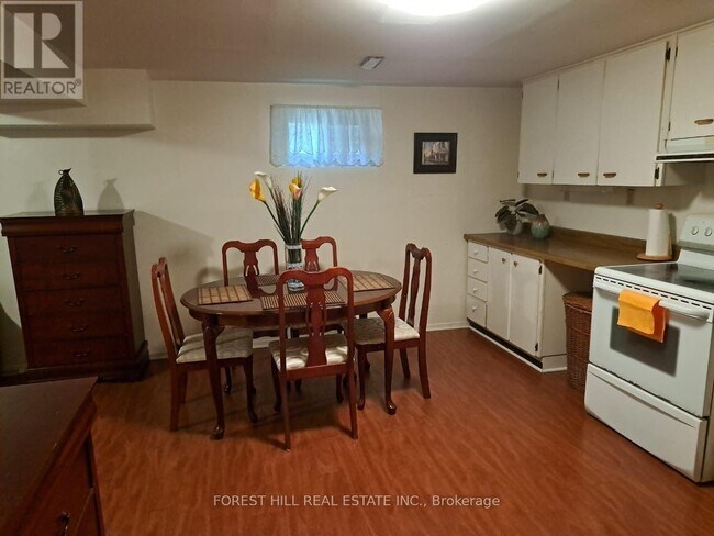 Photo du bâtiment - 1706 Blackbird Dr