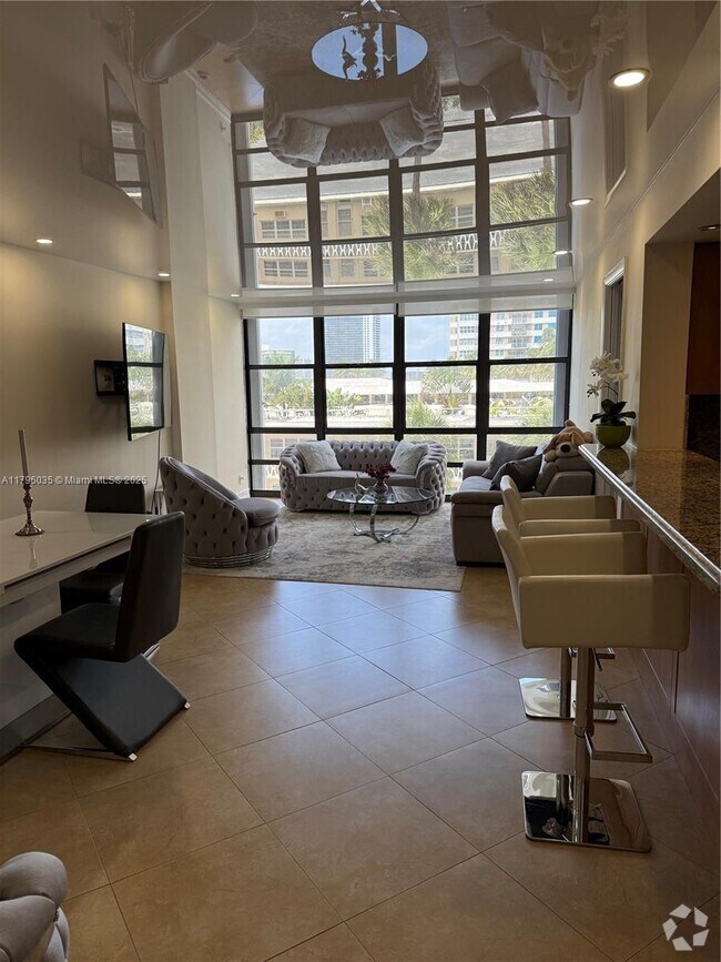 Building Photo - 2017 S Ocean Dr