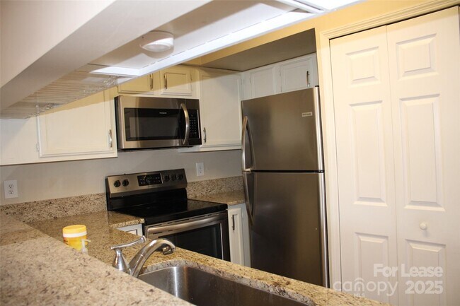 Foto del edificio - 19839 Henderson Rd