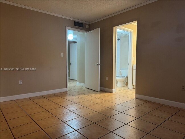 Building Photo - 10865 SW 112th Ave