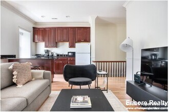 Building Photo - 1611 Tremont St