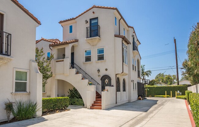 Exterior por la mañana - 7029 Passons Blvd