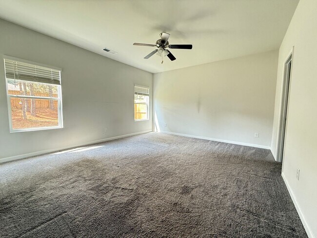 Building Photo - 4 Bedroom Home in Odenville