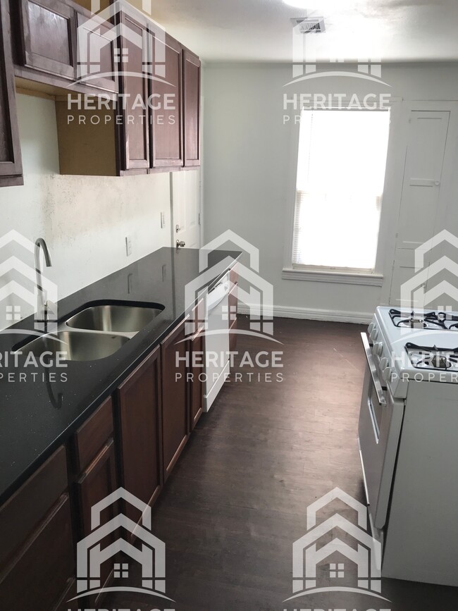 Building Photo - 1040 Colvin St