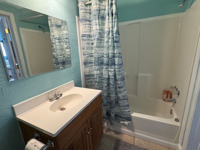 Building Photo - 20 Axton Ln