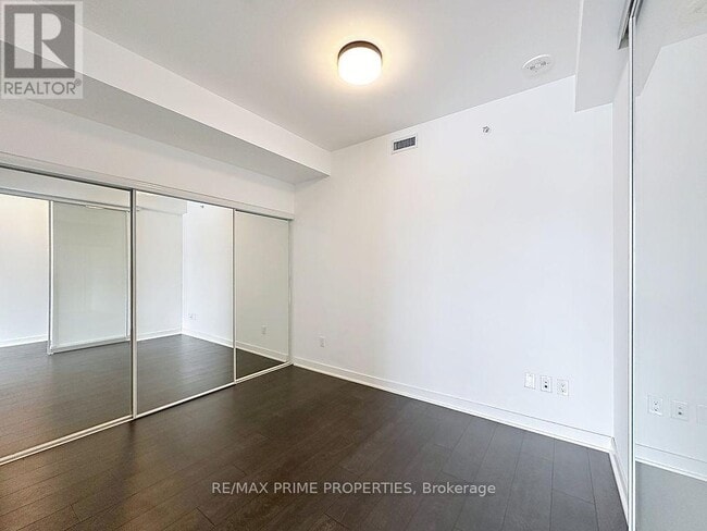 Photo du bâtiment - 60 Tannery Rd