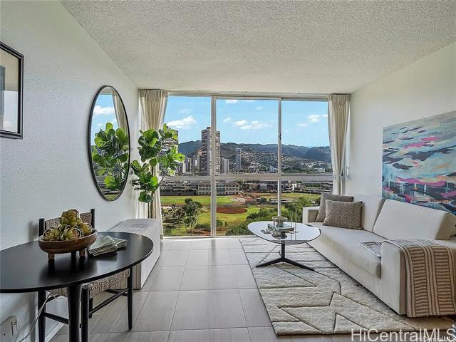 Building Photo - 2211 Ala Wai Blvd