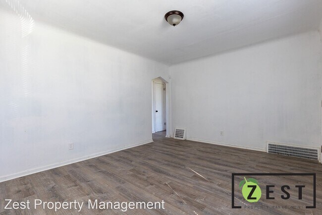 Building Photo - 3 br, 1 bath House - 19667 Rogge St