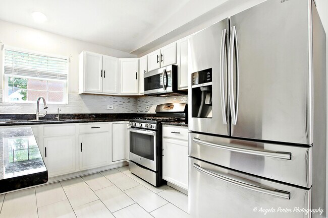 Foto del edificio - 1609 Kenmore Ave