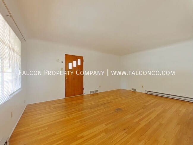 Building Photo - Darling Upper Unit In The Old North End - ...