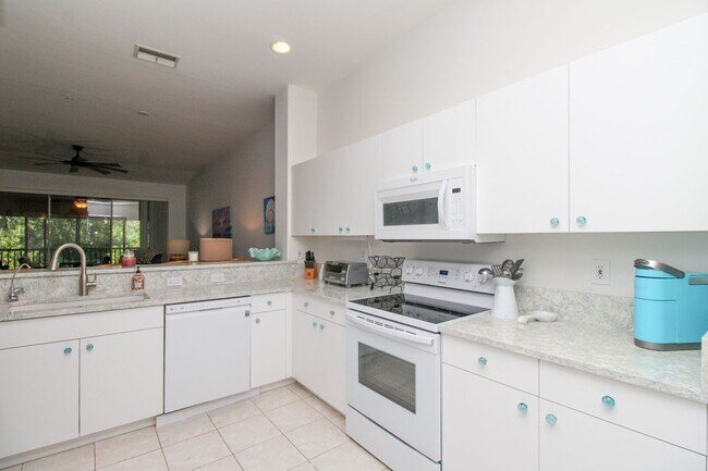 Building Photo - ***Gated Community Martinique III at Tarpo...