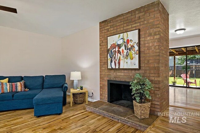 Foto del edificio - 1002 8th St NW