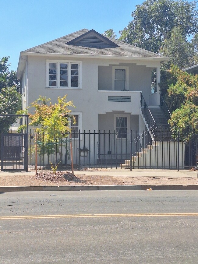 Building Photo - 1412 F St