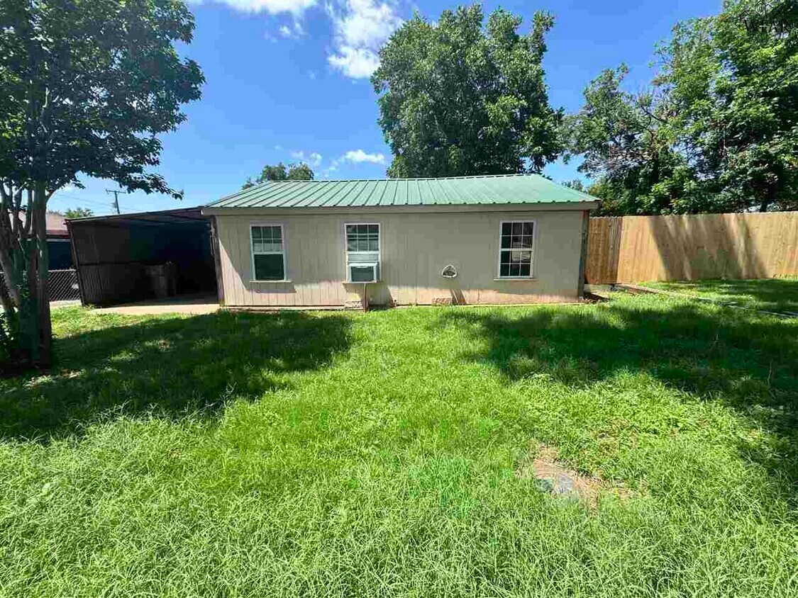 Foto principal - 1228 34th St