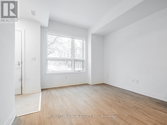 Photo du bâtiment - 15-15 Brenthall Ave