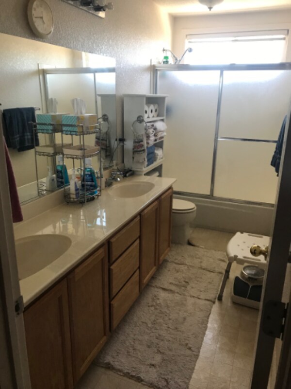 Foto del edificio - 736 Ruby Dr