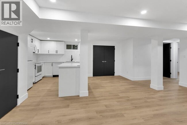 Building Photo - 34 Windermere Crescent