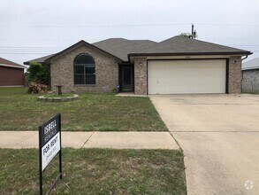 Building Photo - 4301 Bowles Dr