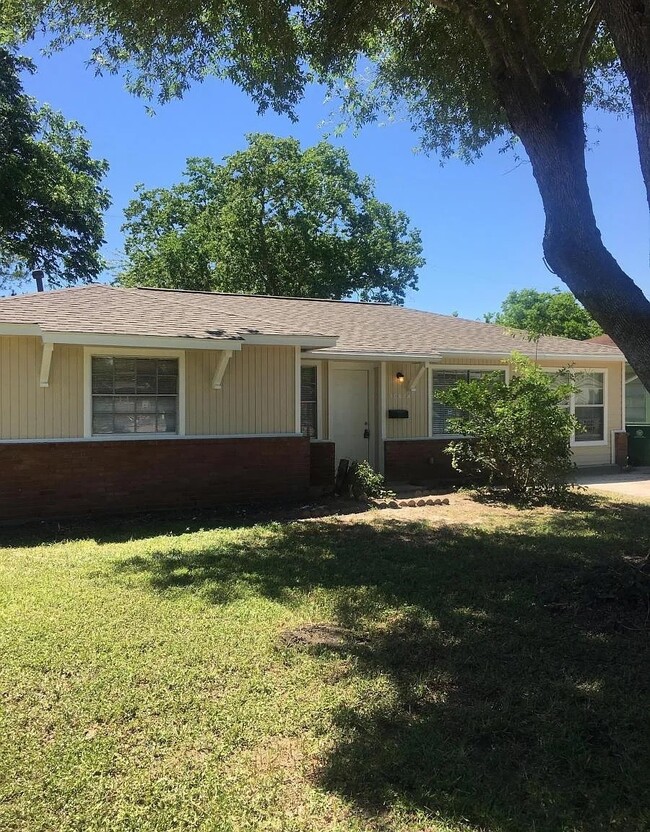 Building Photo - 10614 Edgar St