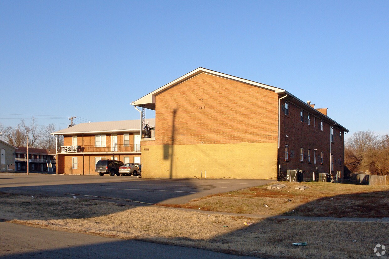 Foto del edificio - 4516 Broadleaf Dr