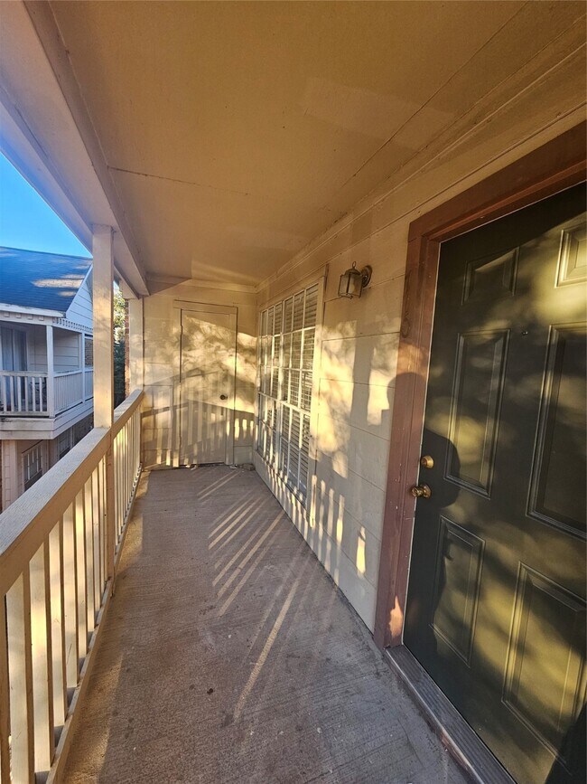 Foto del edificio - 2626 Holly Hall St