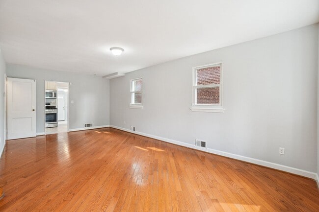 Photo - Semi Detached Home in Riggs Park!