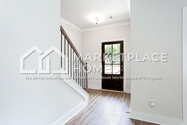 Foto del edificio - 185 Russell Way