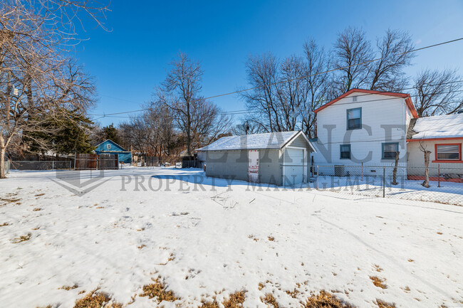 Building Photo - 1836 S Gold St